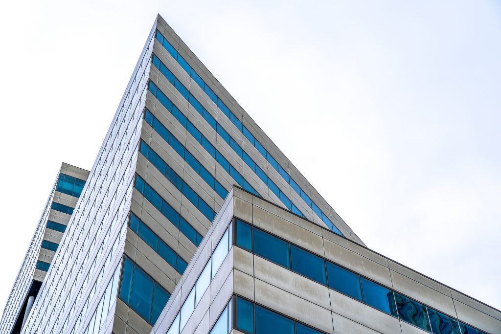 Construcción de edificios no residenciales: clave para el desarrollo empresarial y urbano Construcción de edificios no residenciales: clave para el desarrollo empresarial y urbano