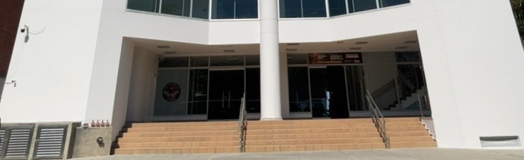 Mantenimiento, adecuación e instalación de fachada