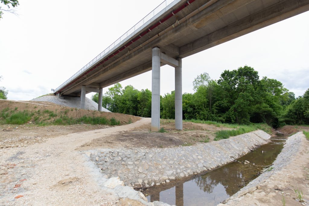 Canalizaciones: importancia, tipos y ejemplos en proyectos de obra civil Canalizaciones de arroyos