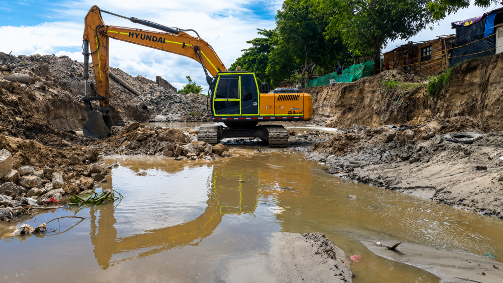 Construcción de canalizaciones en Colombia: obras clave para enfrentar inundaciones y transformar las ciudades